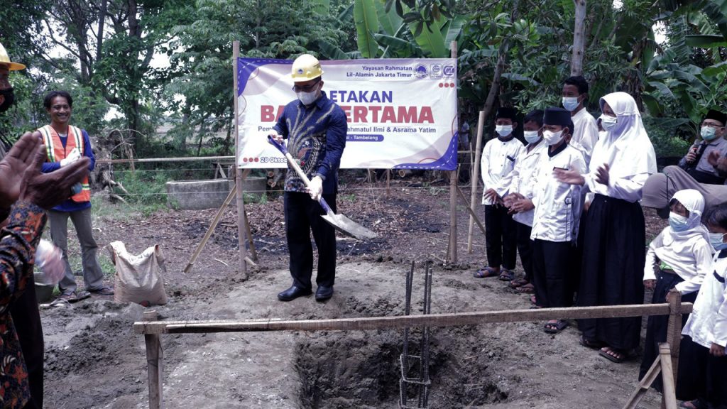 Peletakan Batu Pertama Pembangunan Asrama Yatim dan TK Rahmatul Ilmi
