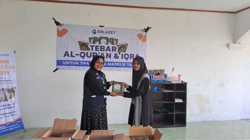 Penyaluran Wakaf Al Quran Sukabumi