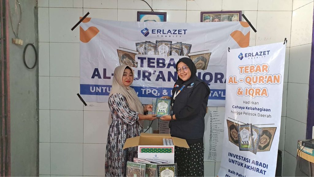 Penyaluran Wakaf Al Quran Erlazet Charity