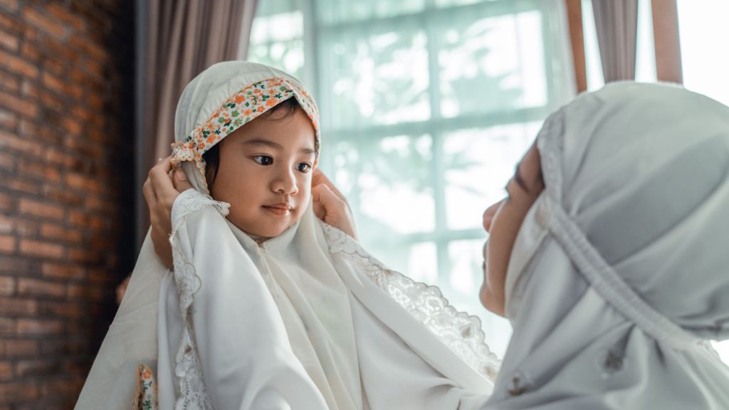 Cara Mengenalkan Agama pada Anak